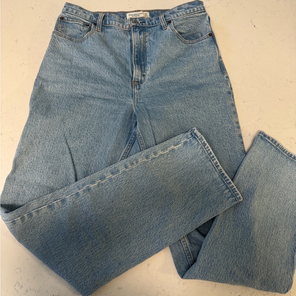 Abercrombie & Fitch 90s Straight Ultra High Rise Jeans
